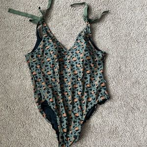 POSH PEANUT WOMENS SWIM